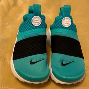 Girls Nike slide on  shoes